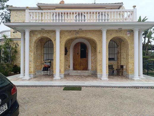 Detached House in Lepe, Province of Huelva