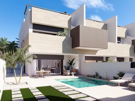 Villa in Pilar de la Horadada, Alicante