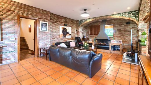 Einfamilienhaus in Chiva, Valencia