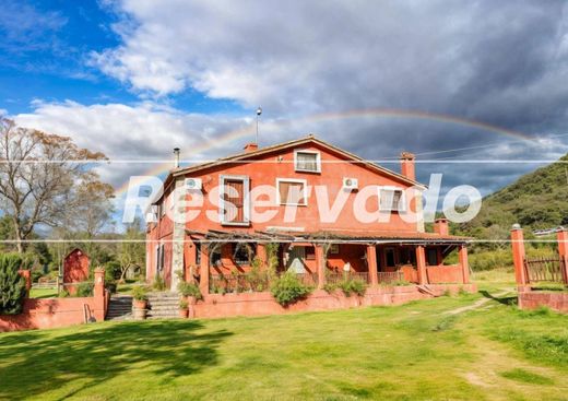 منزل للبيع في Casas del Castañar