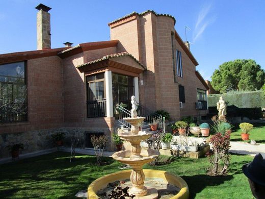 Einfamilienhaus in Villalbilla, Provinz Madrid
