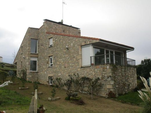 Detached House in Fermoselle, Zamora
