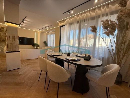 Apartment / Etagenwohnung in Alicante, Provinz Valencia