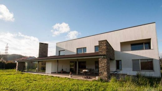 Detached House in Escobedo, Province of Cantabria