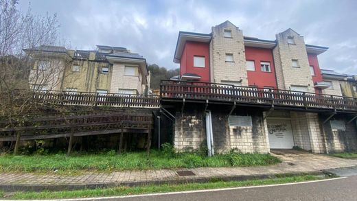 Wohnkomplexe in Arredondo, Provinz Cantabria