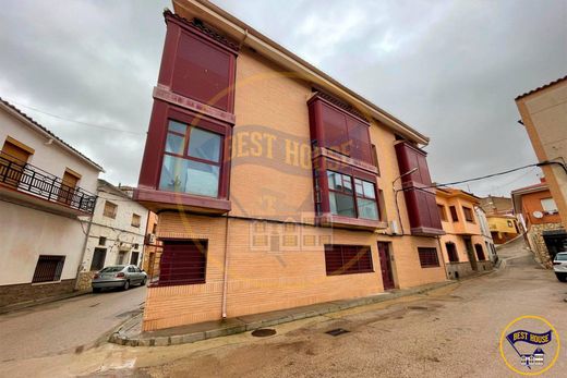 Edificio en Villarejo de Fuentes, Cuenca