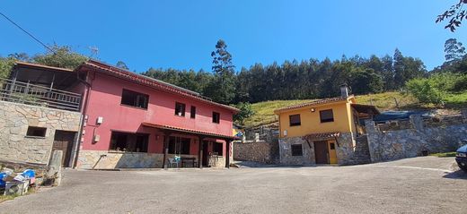 Vrijstaand huis in Villaviciosa, Province of Asturias
