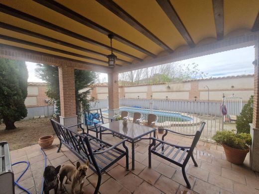 Müstakil ev Cedillo del Condado, Province of Toledo