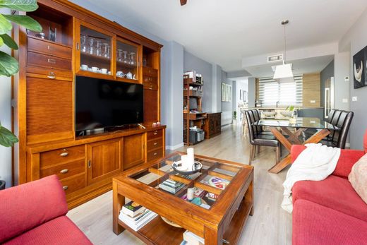 Apartment / Etagenwohnung in Granada, Andalusien