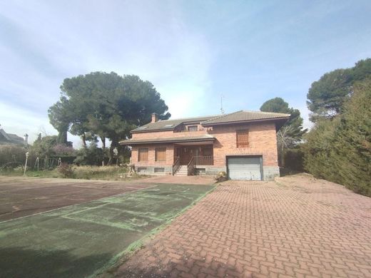 Detached House in Zaragoza, Province of Saragossa