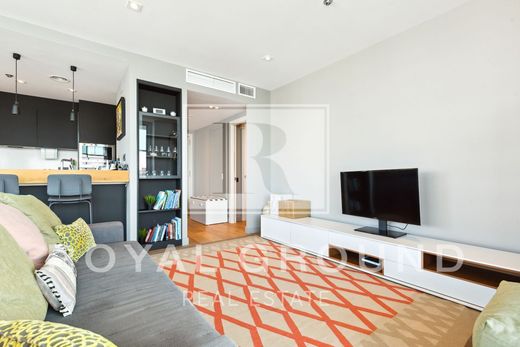 Apartment / Etagenwohnung in Barcelona, Provinz Barcelona