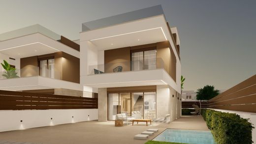 Villa in Pilar de la Horadada, Alicante