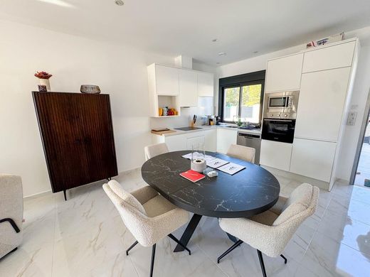 Villa in Pilar de la Horadada, Alicante