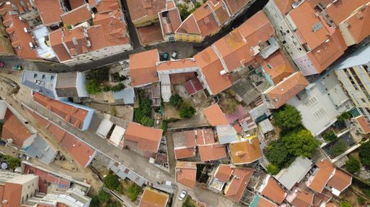 Land in Lisbon
