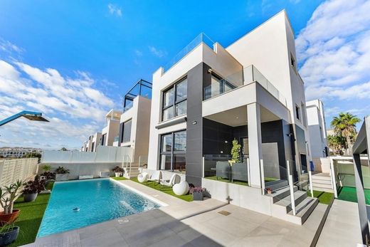 Villa in Playas de Orihuela, Alicante