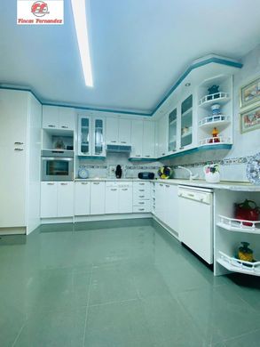 Einfamilienhaus in Velilla de San Antonio, Provinz Madrid