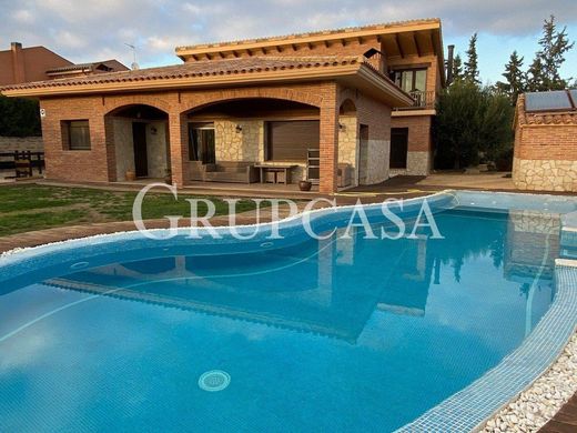 Detached House in Alpicat, Province of Lleida
