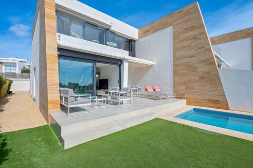 Villa en Playas de Orihuela, Provincia de Alicante