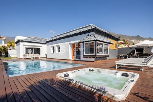 Villa in Adeje, Province of Santa Cruz de Tenerife