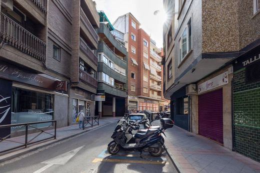 Apartment / Etagenwohnung in Granada, Andalusien