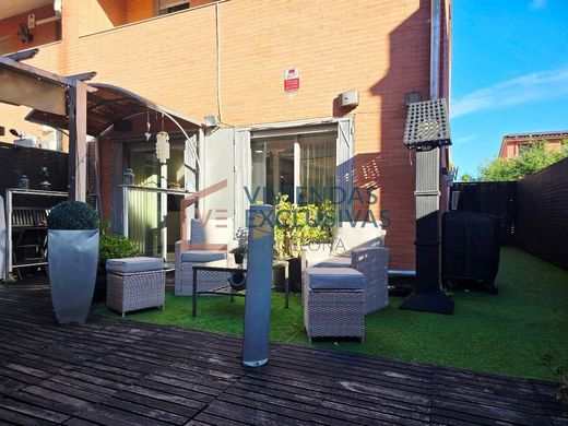 Chalet Pareado en San Andrés de la Barca, Provincia de Barcelona