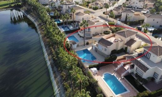 Villa in Playas de Orihuela, Alicante