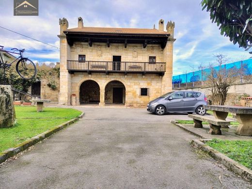 빌라 / Los Corrales de Buelna, Provincia de Cantabria