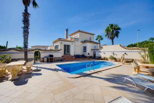 Villa in Playas de Orihuela, Alicante