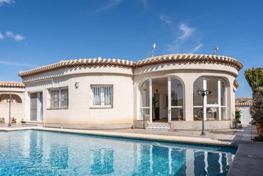 Villa in Playas de Orihuela, Alicante