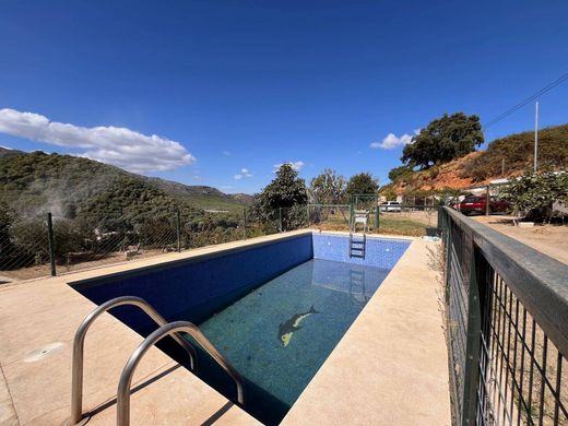 ﻣﻨﺰﻝ ﺭﻳﻔﻲ/ ﺑﻴﺖ ﻤﺰﺭﻋﺔ ﻓﻲ Ojén, Provincia de Málaga