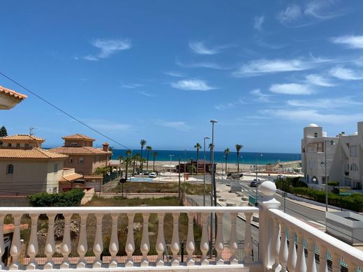 Dom jednorodzinny w Vera Playa, Almería