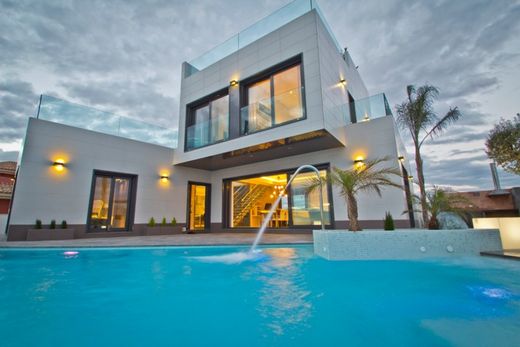 Villa en Playas de Orihuela, Provincia de Alicante