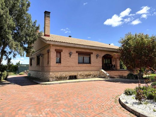 Detached House in Zaragoza, Province of Saragossa