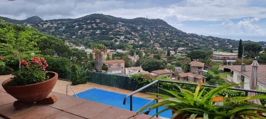 Частный Дом, Cabrils, Província de Barcelona