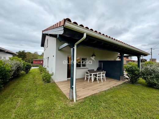 Semidetached House in Comillas, Province of Cantabria