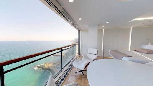 Apartment / Etagenwohnung in Alicante, Provinz Valencia