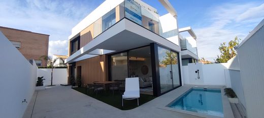 Detached House in Pilar de la Horadada, Alicante