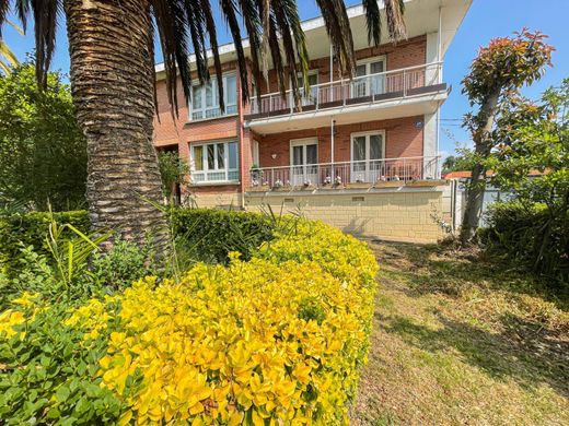 Luxury home in Abanto Zierbena, Basque Country