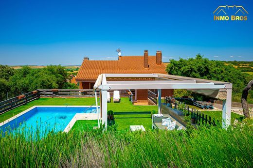 Detached House in Valdeaveruelo, Guadalajara