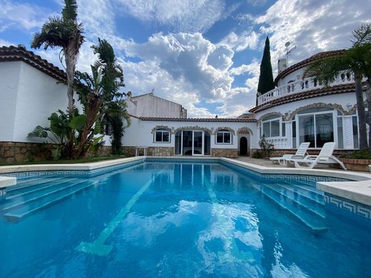 Luxury home in Miami Platja, Province of Tarragona