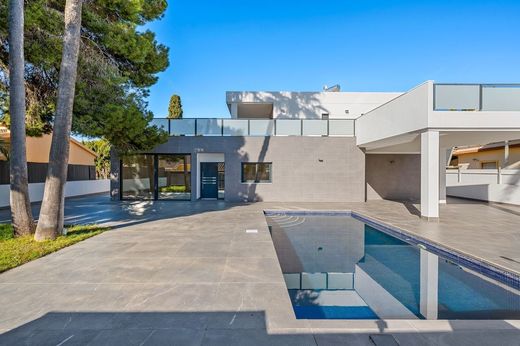 Villa in Playas de Orihuela, Alicante