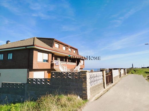 Mehrfamilienhaus in Santander, Provinz Cantabria