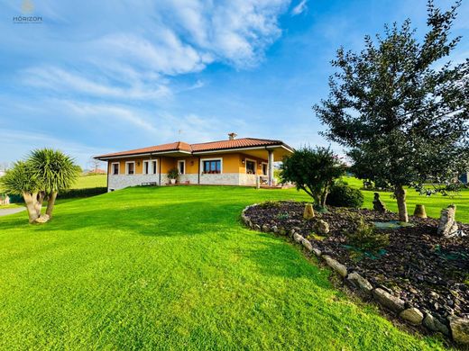 Detached House in Gijón, Province of Asturias