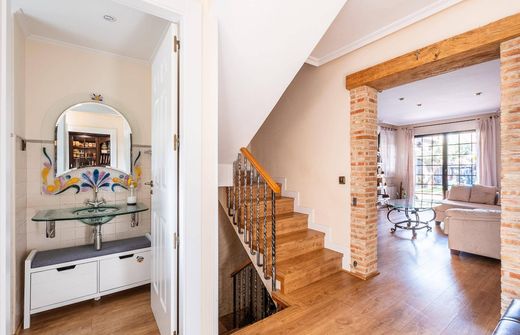 Mehrfamilienhaus in Colmenarejo, Provinz Madrid