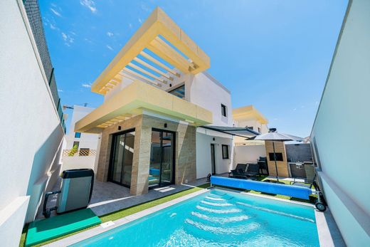 Villa en Los Montesinos, Provincia de Alicante