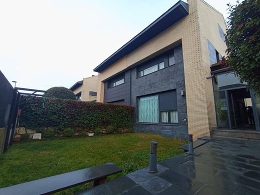 Mehrfamilienhaus in Burgos, Kastilien und León