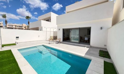 Villa in Playas de Orihuela, Alicante