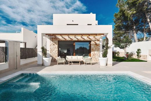 Villa in Playas de Orihuela, Alicante