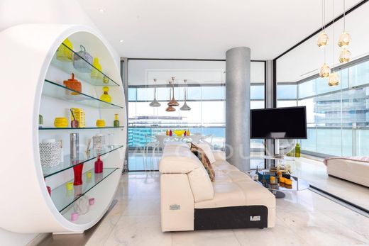 Apartment / Etagenwohnung in Barcelona, Provinz Barcelona