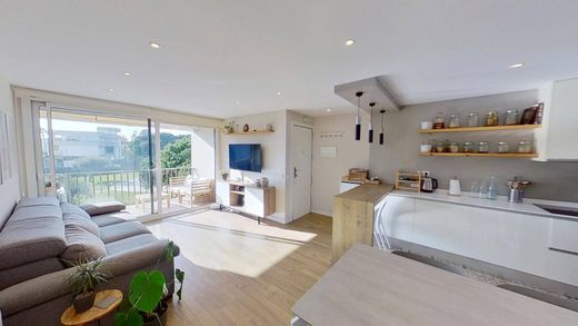 Apartment / Etagenwohnung in Gavà, Provinz Barcelona